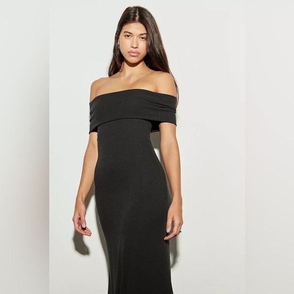 Silence + Noise| ‘Jayde’ Off The Shoulder Maxi Dress - Picture 1 of 10